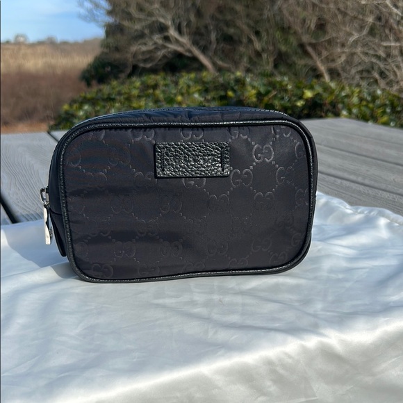 🦁 Gucci Signature GG Monogram Bag - Picture 1 of 12